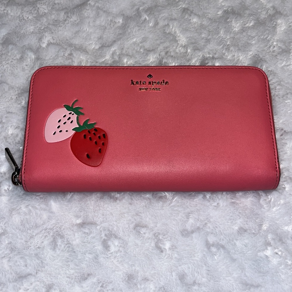 kate spade EUC Picnic in the Park Large ZipAround Strawberry Wallet - Picture 3 of 17